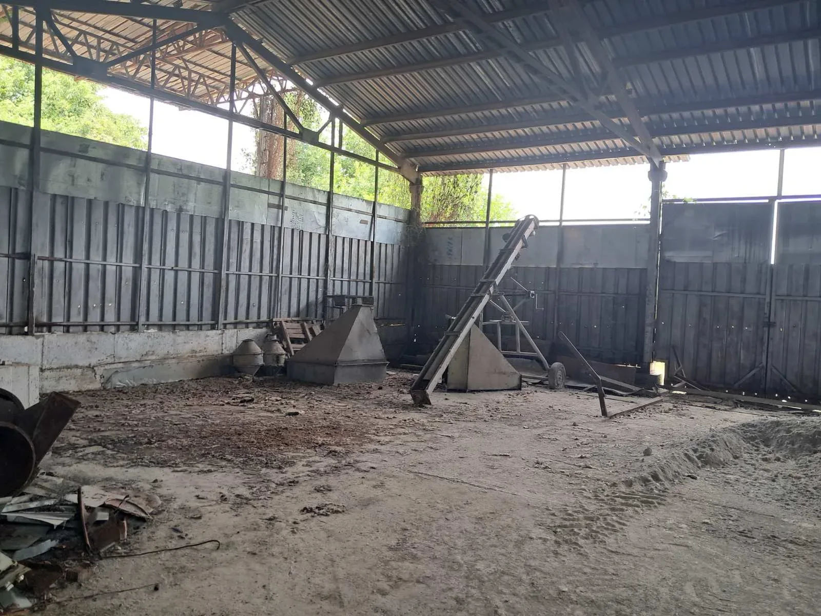 Продавам дробилка, смесител, шнекове, циклони в гр. Ловеч